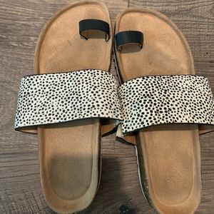Women’s sandals